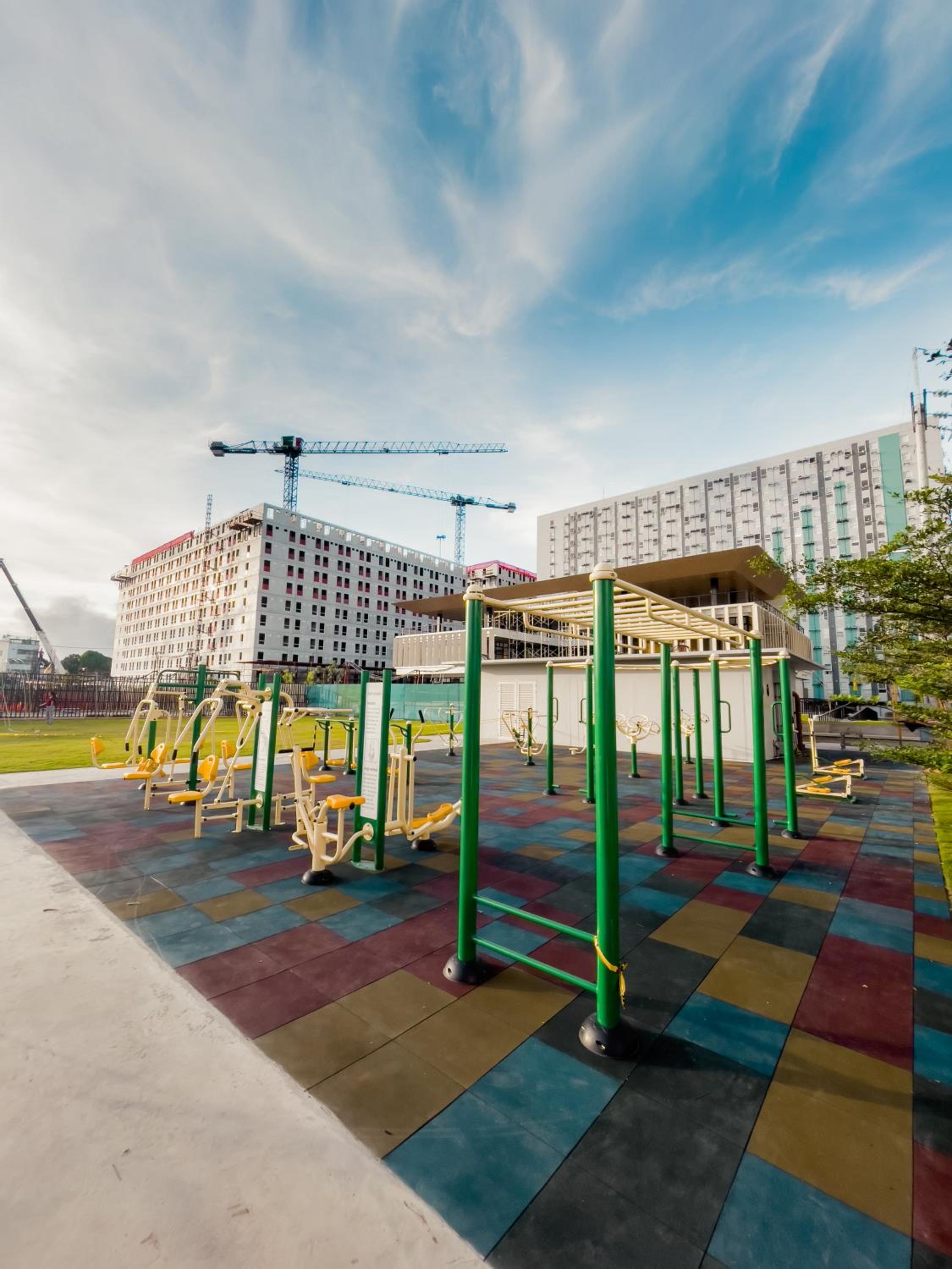 Bucky's 2BR Condo near Eastwood view 2