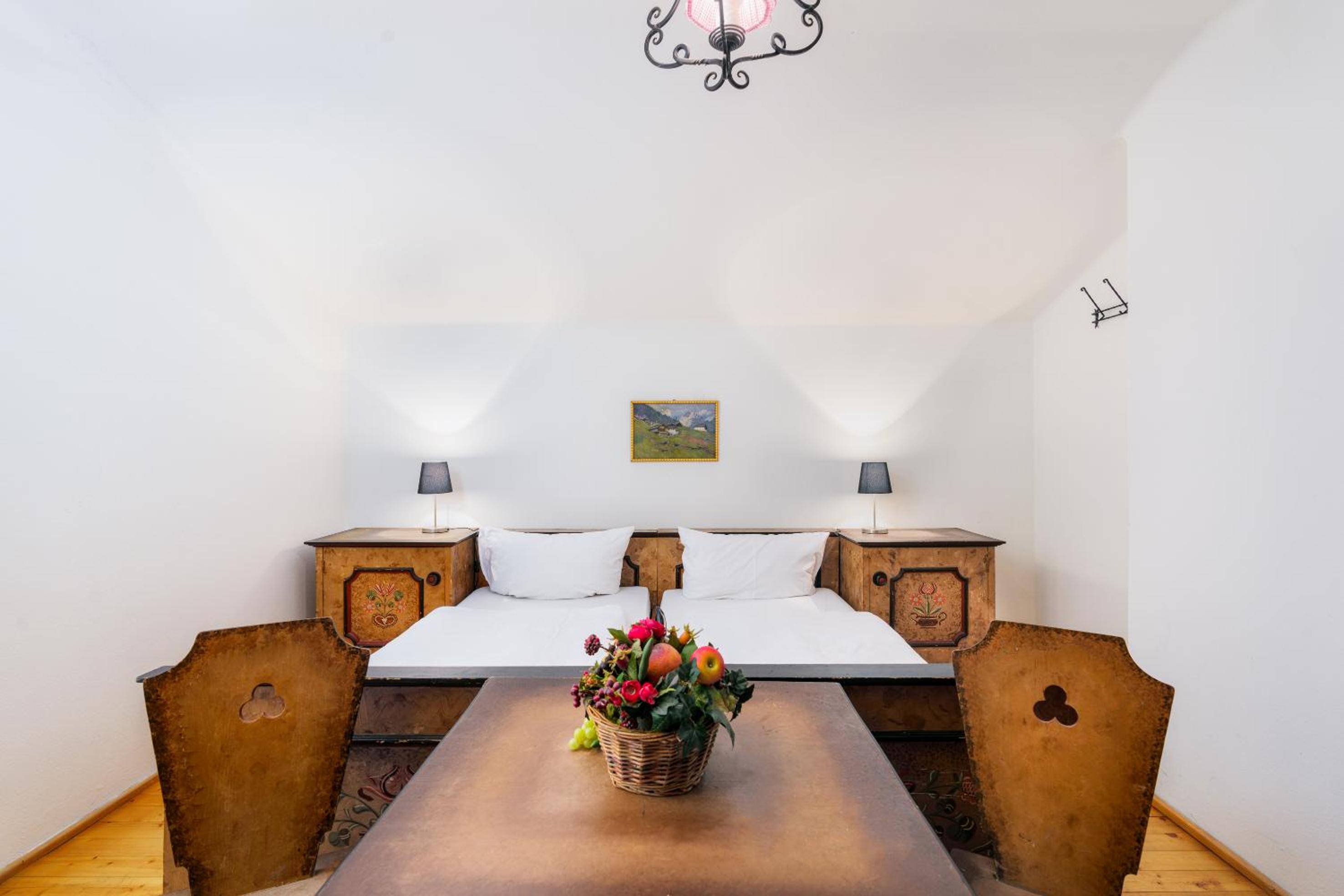 Chalet Levi by Alpine Host Helpers view 3