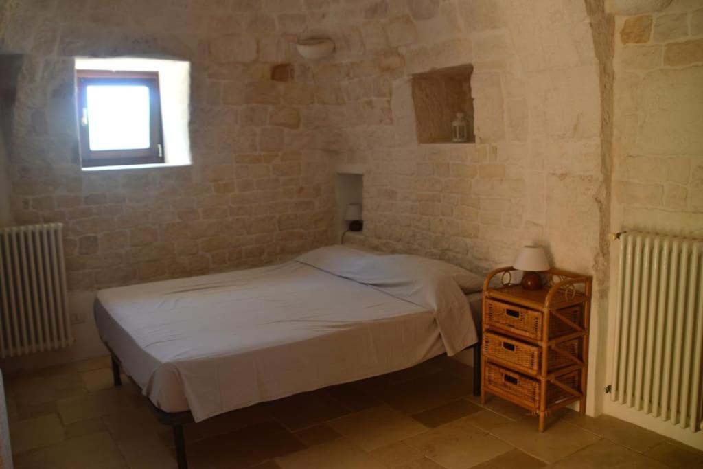 Traditional stone house: Trullo Apluvia view 4