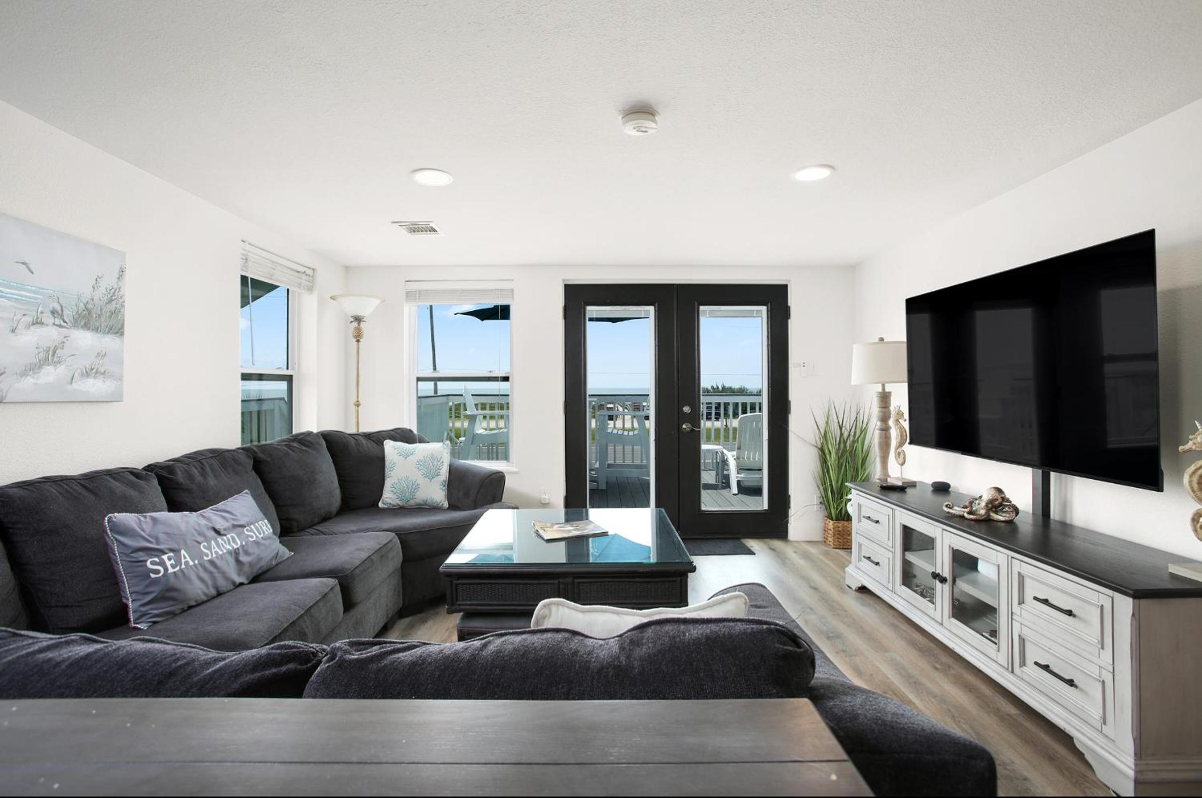 6 Bedroom plus Crows Nest with Beach View view 3