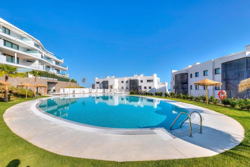 Stunning apart with private pool