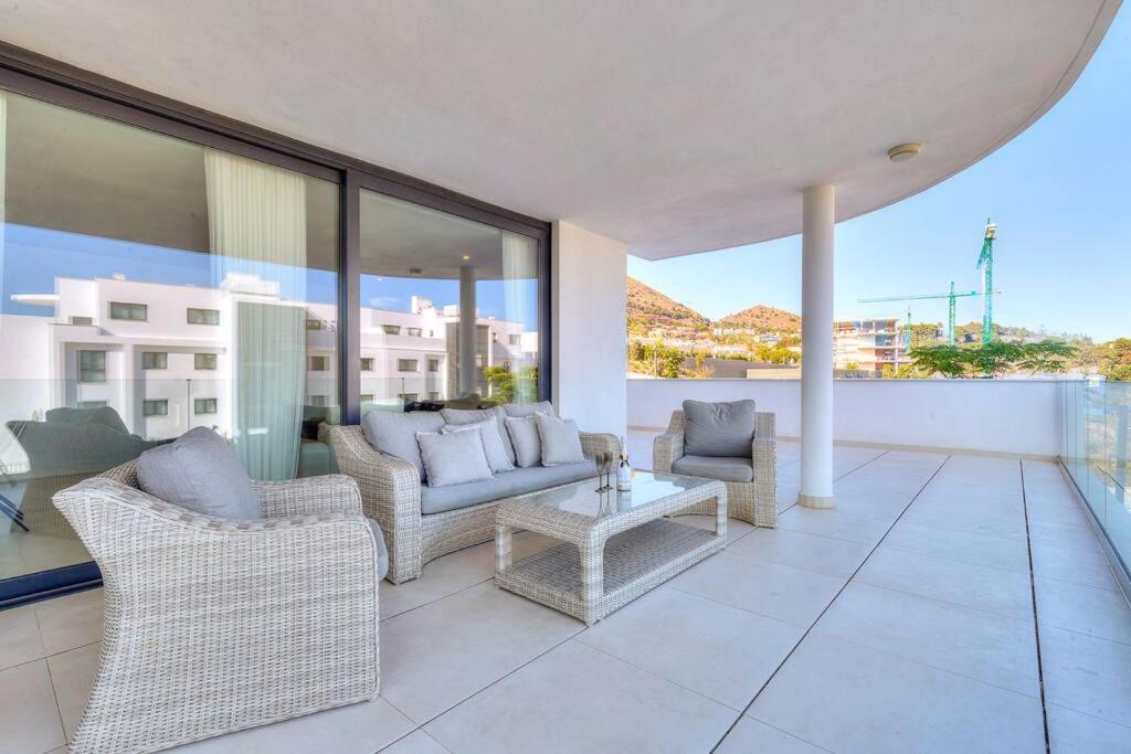 Stunning apart with private pool