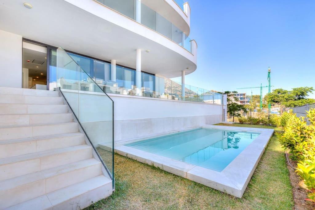 Stunning apart with private pool