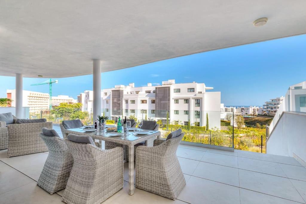 Stunning apart with private pool