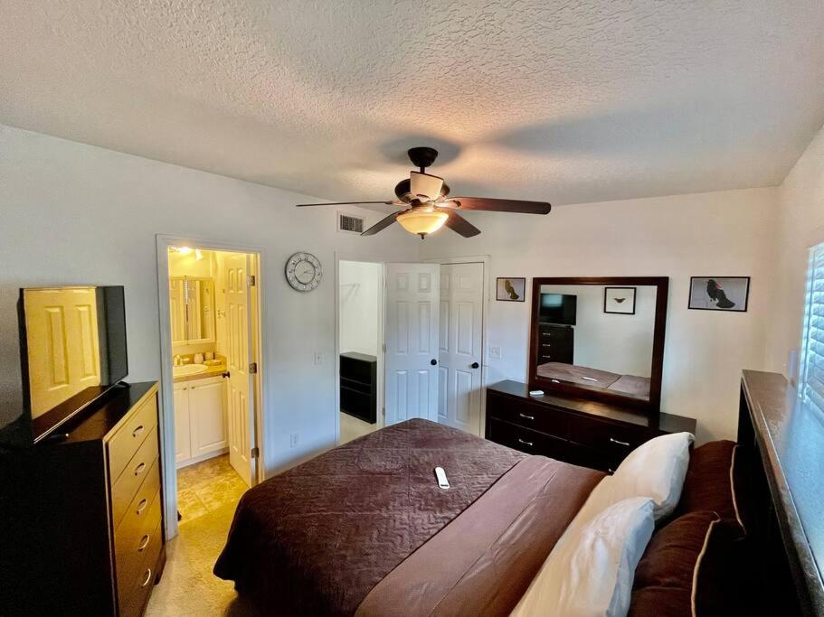 Cozy Modest Home near Universal Studios/VolcanoBay