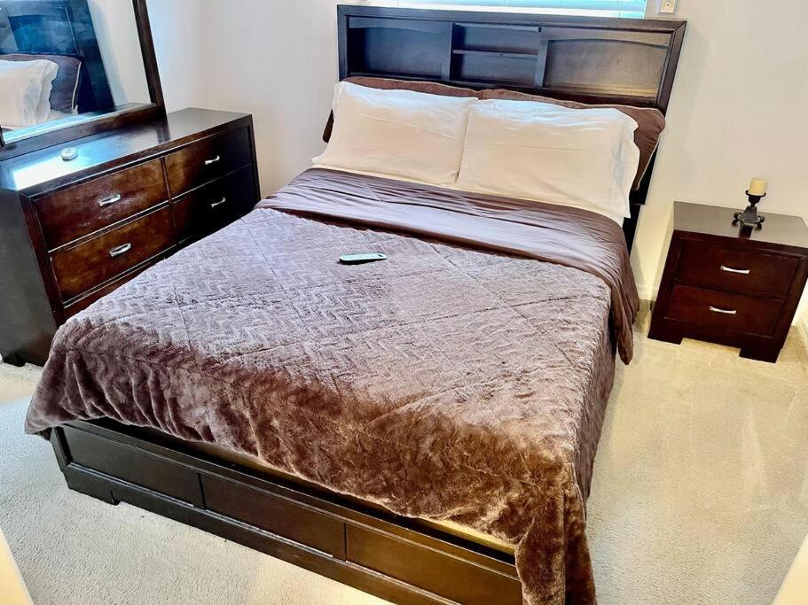 Cozy Modest Home near Universal Studios/VolcanoBay