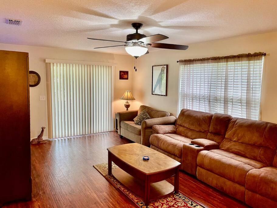Cozy Modest Home near Universal Studios/VolcanoBay
