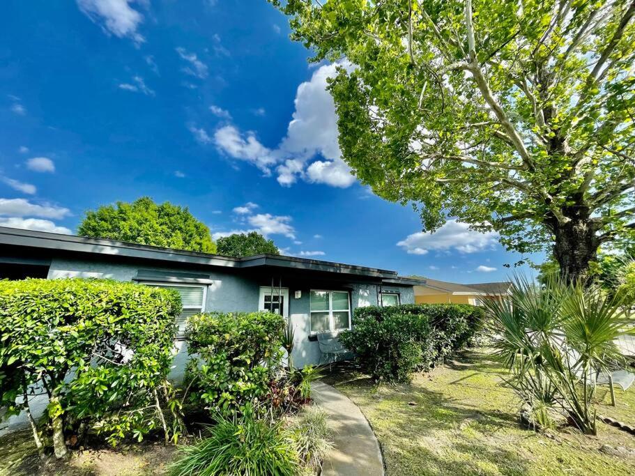 Cozy Modest Home near Universal Studios/VolcanoBay