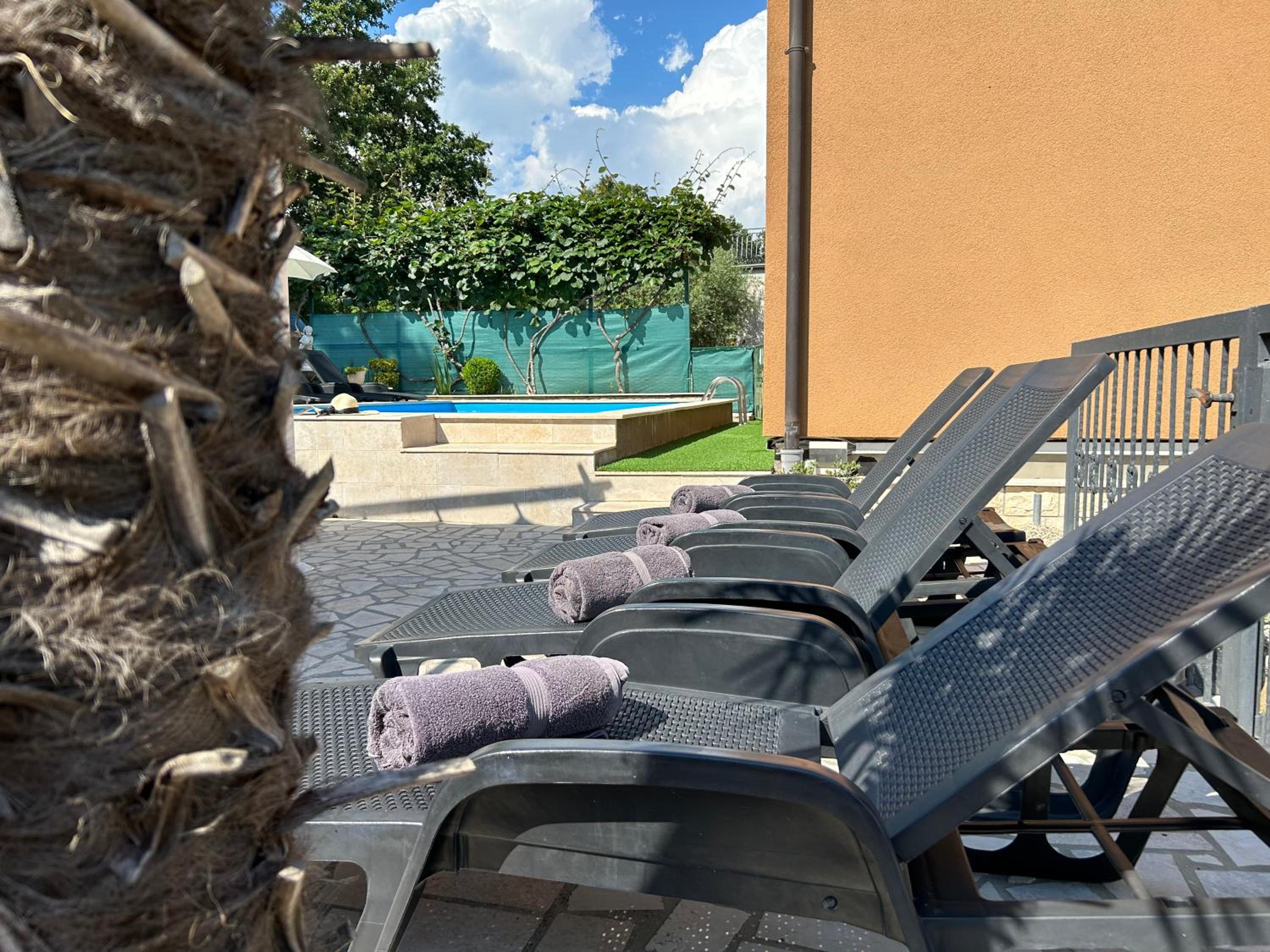 Apartments Pranjic with Pool view 4