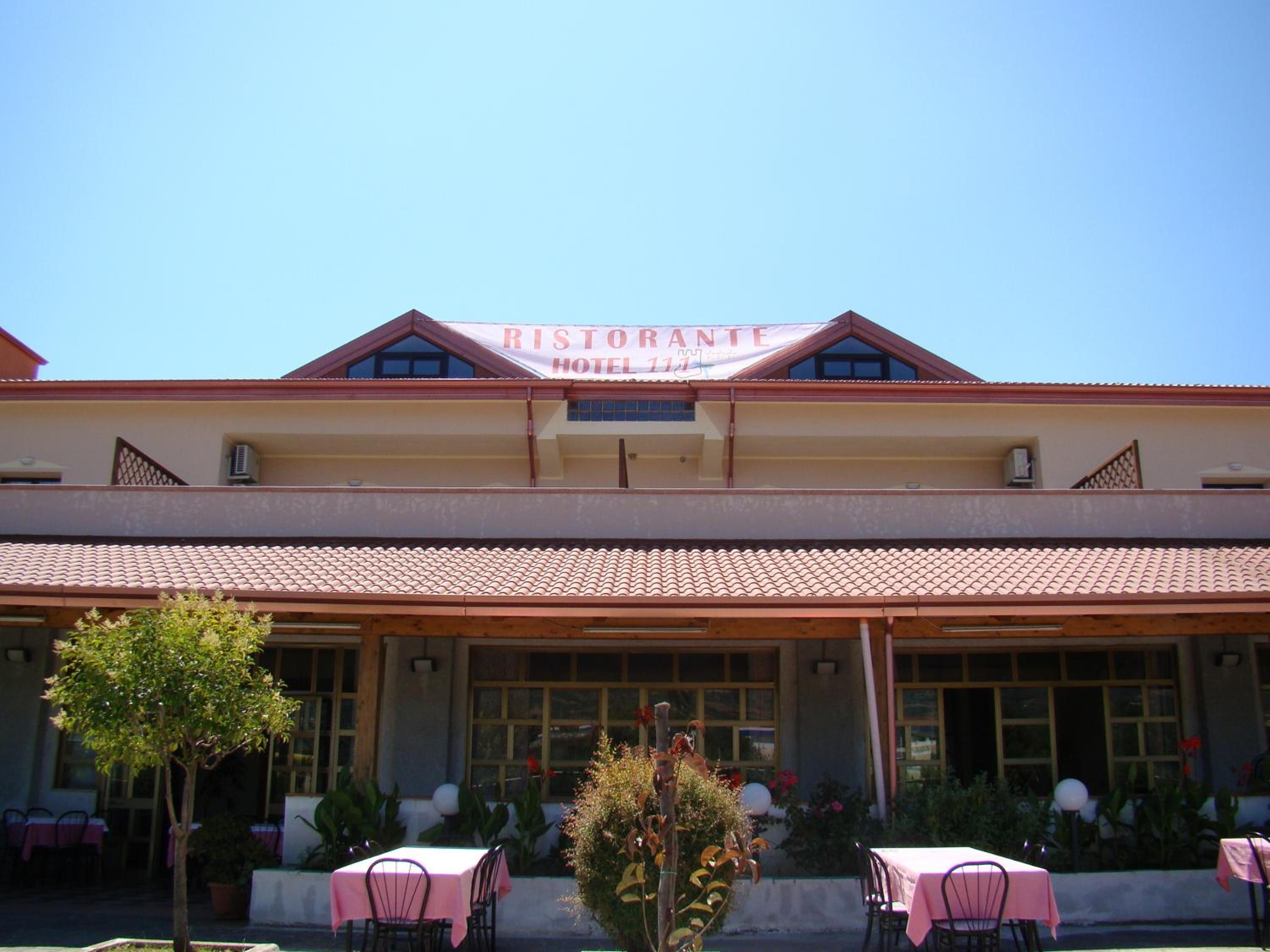 restaurant