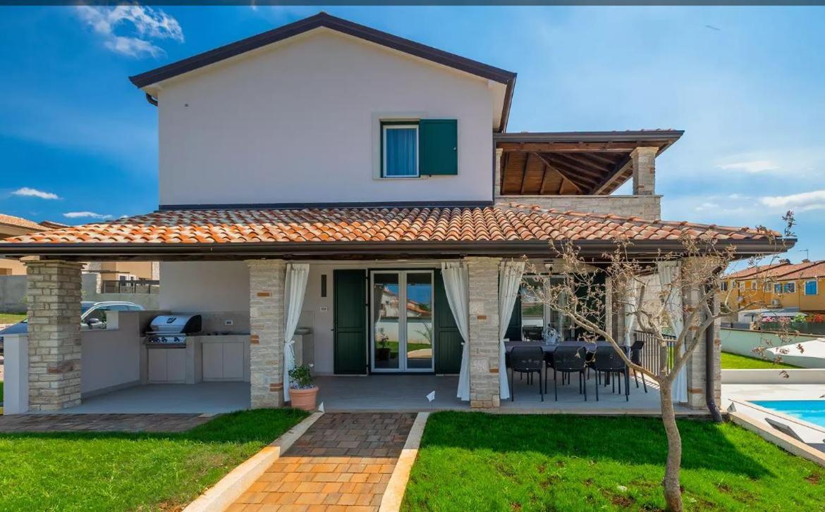 Villa Victoria Istra Heated Pool Fenced Garden