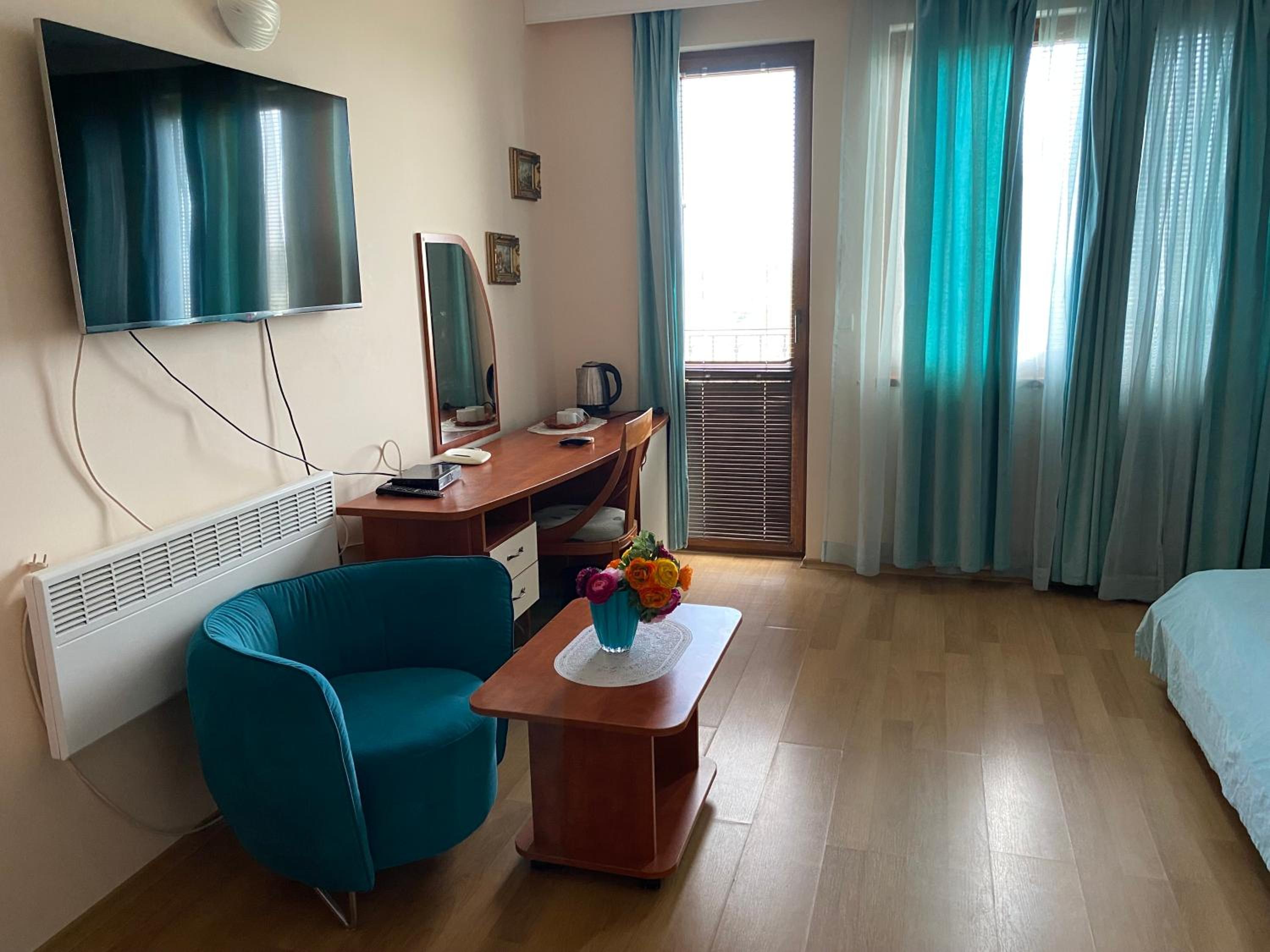 Guest House Golden Flake 4km from Bolata beach