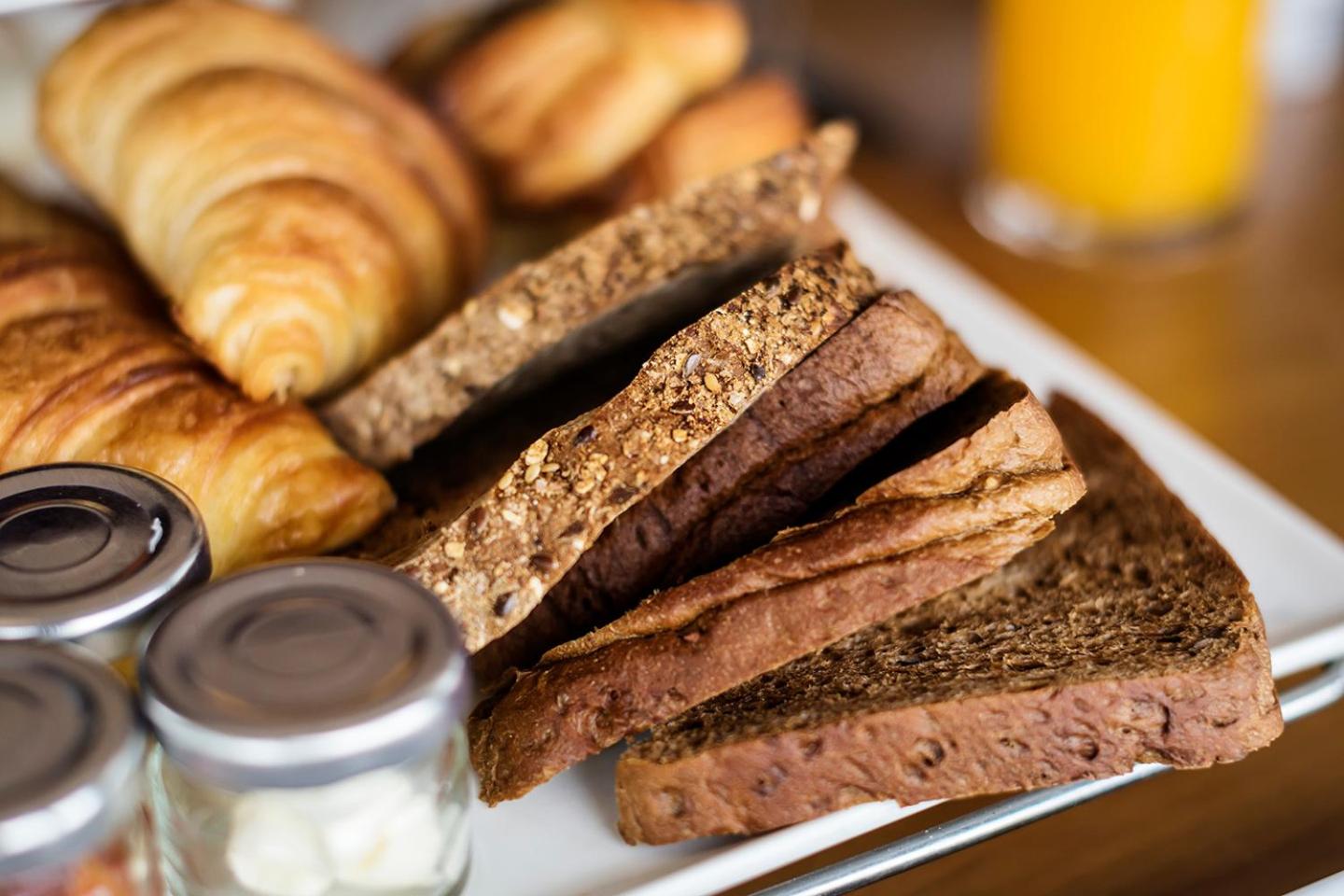 BnB Pastel -B&B Breakfast Included-