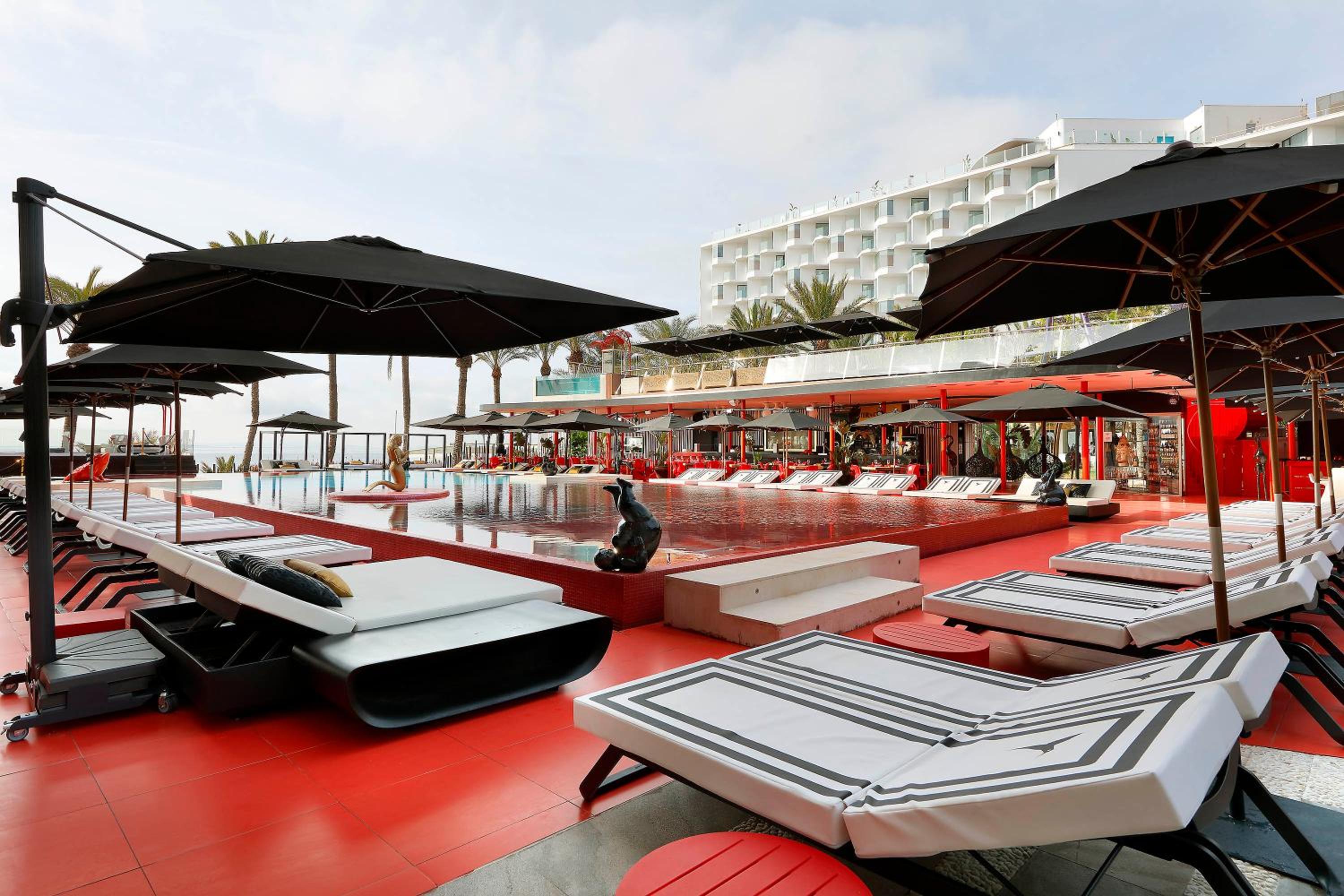 The Unexpected Ibiza Hotel - Ushuaïa Club entrance included photo 3