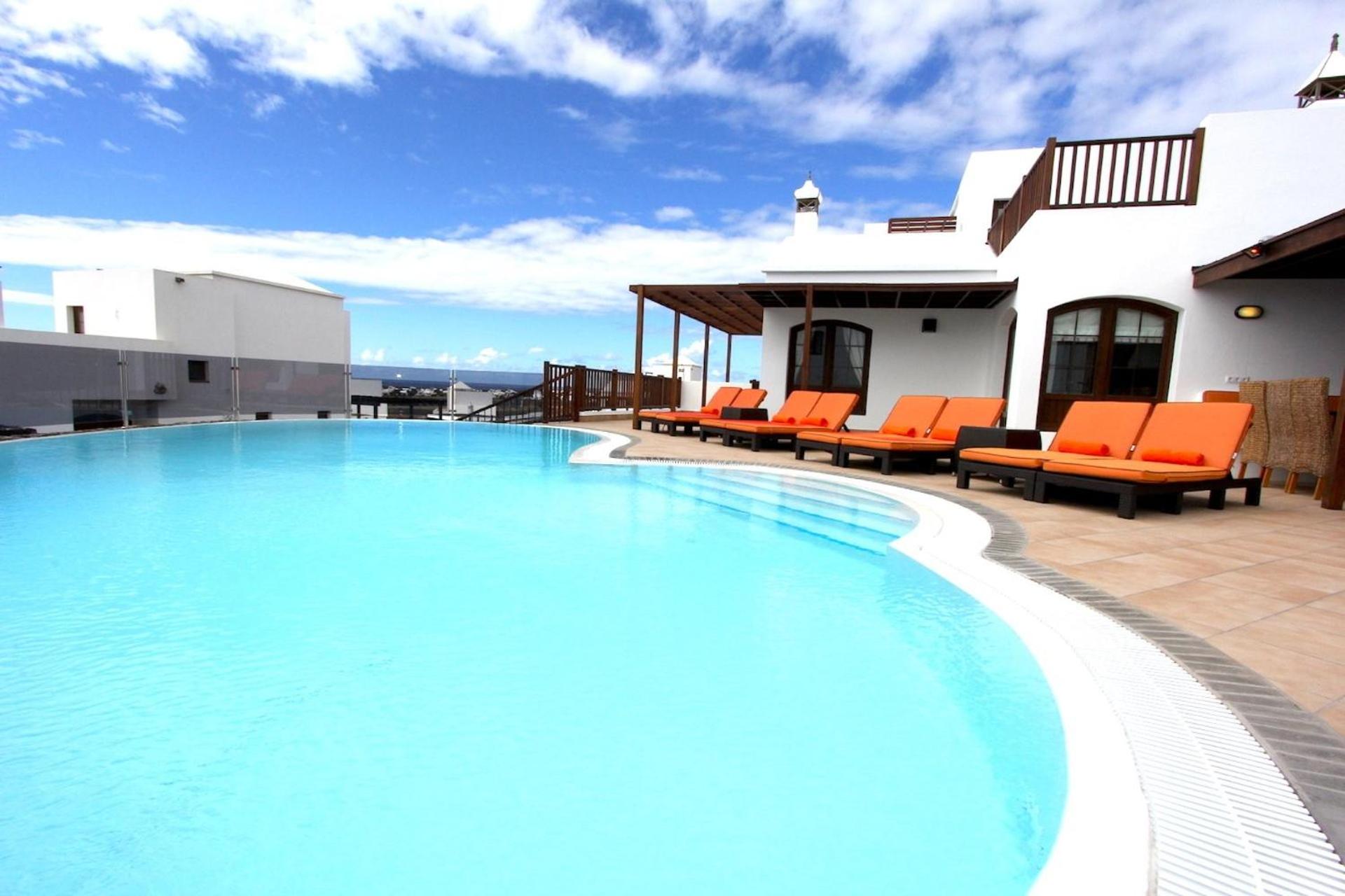Elegant Villa Oceano Once - Beautiful 5 Bedrooms Private Pool view 2