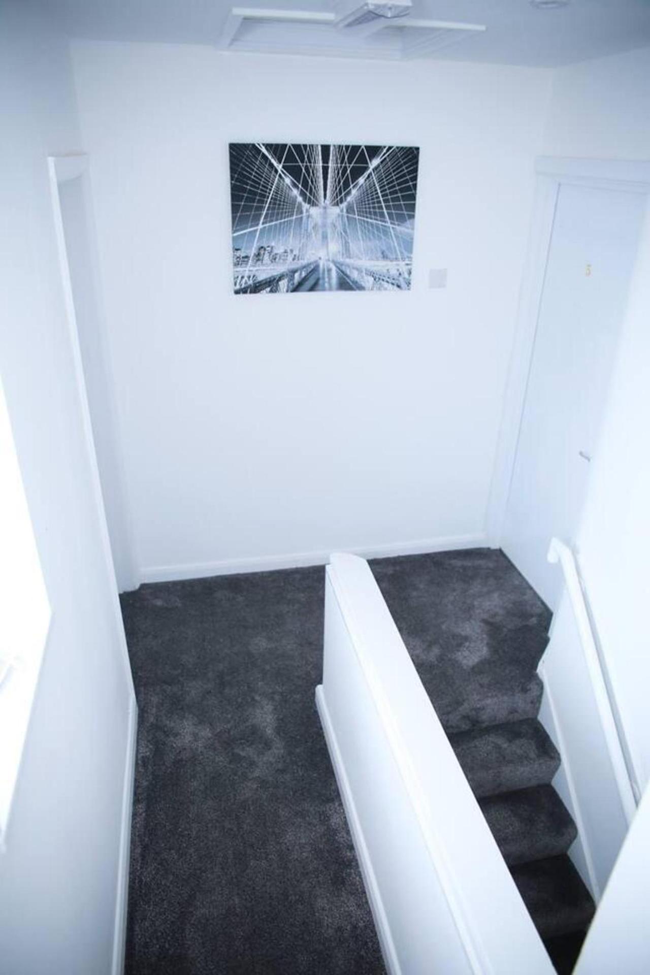 Apartment - Sleeps 2 & Free Parking view 2