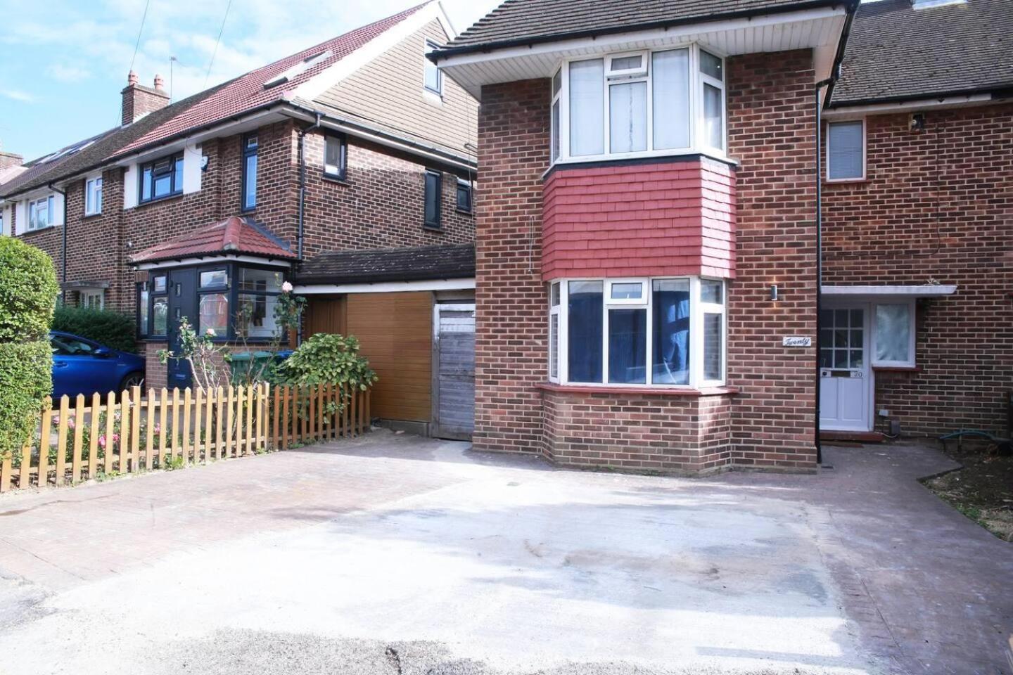Apartment - Sleeps 2 & Free Parking view 4