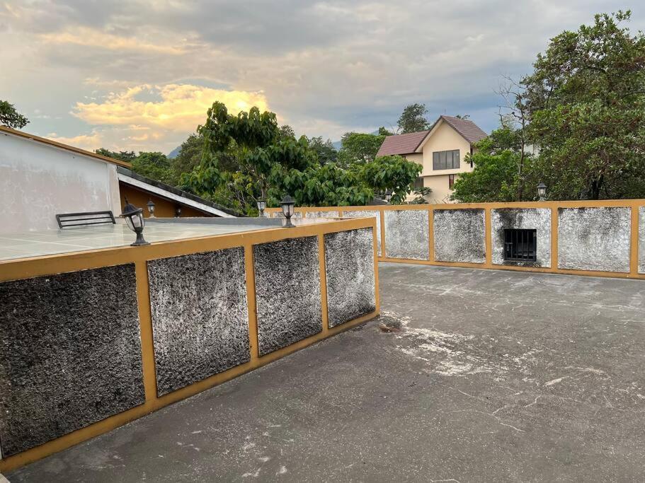 Cozy villa with swimming Pool in Sentul