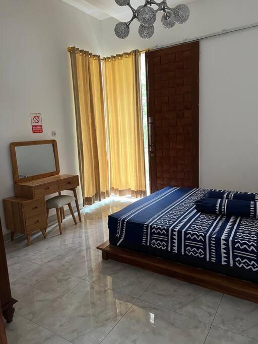 Cozy villa with swimming Pool in Sentul