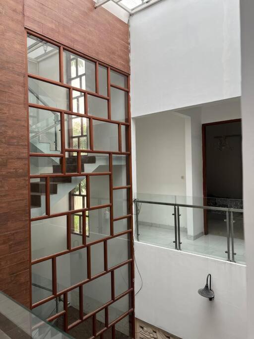 Cozy villa with swimming Pool in Sentul