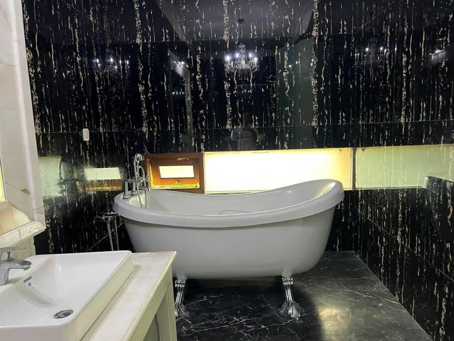 Cozy villa with swimming Pool in Sentul