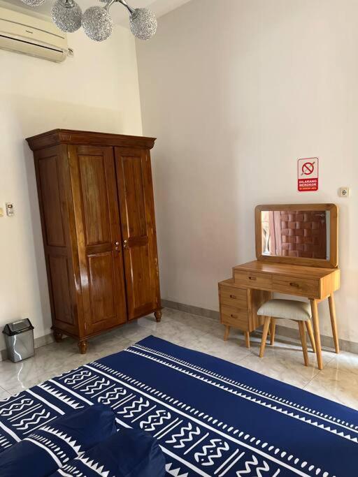 Cozy villa with swimming Pool in Sentul