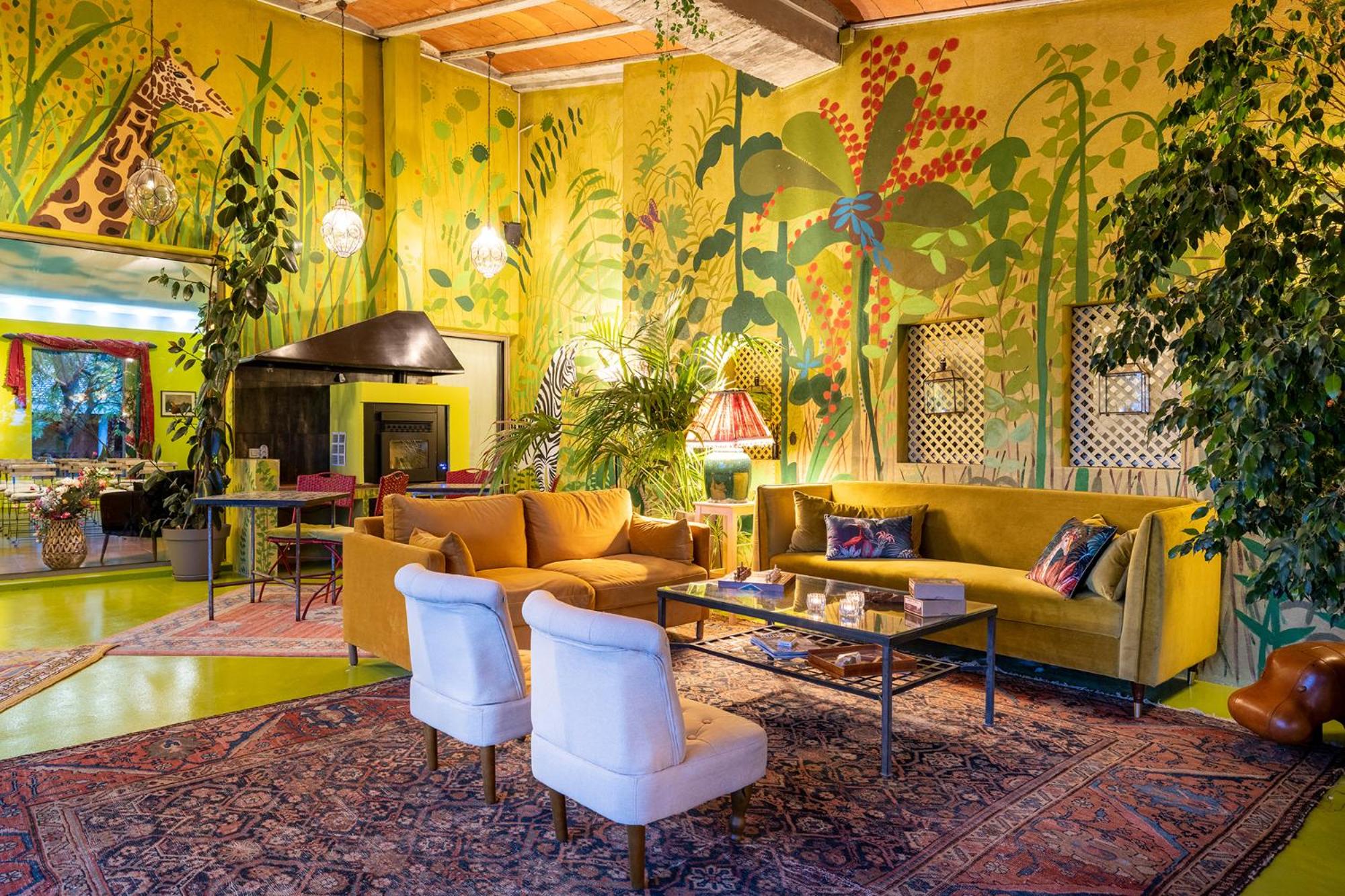 lounge