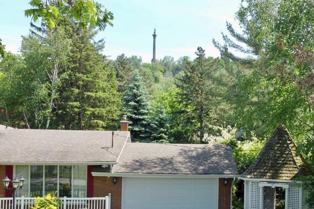 Cozie cottage at Niagara-On-The-Lake