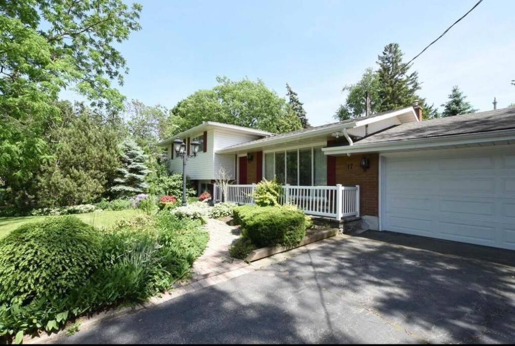 Cozie cottage at Niagara-On-The-Lake
