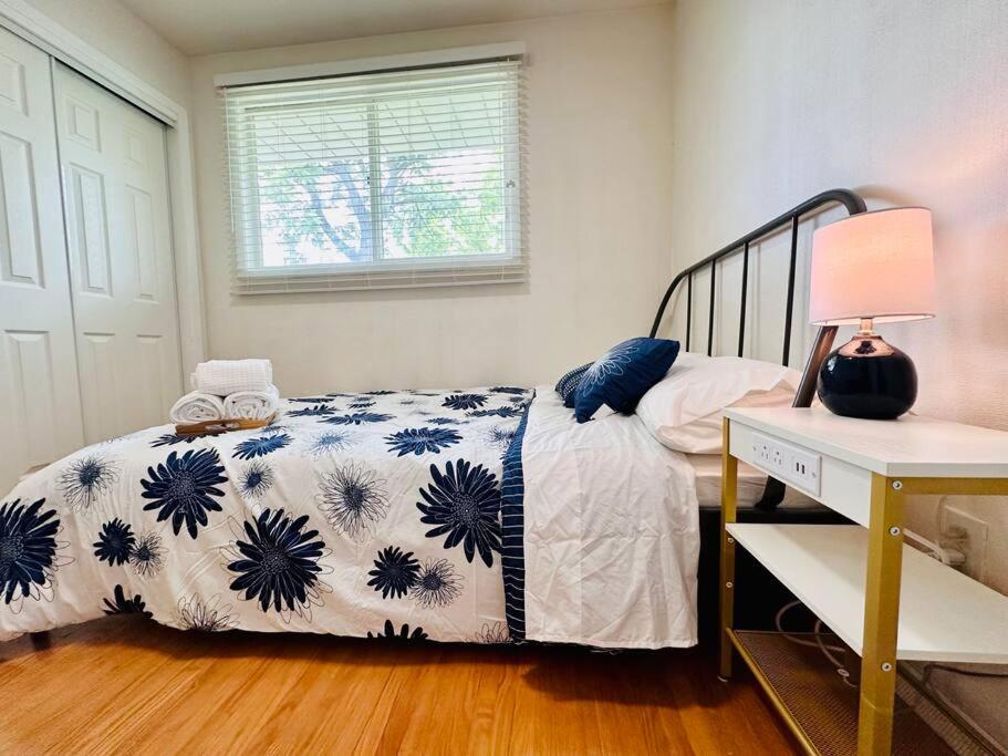 Cozie cottage at Niagara-On-The-Lake