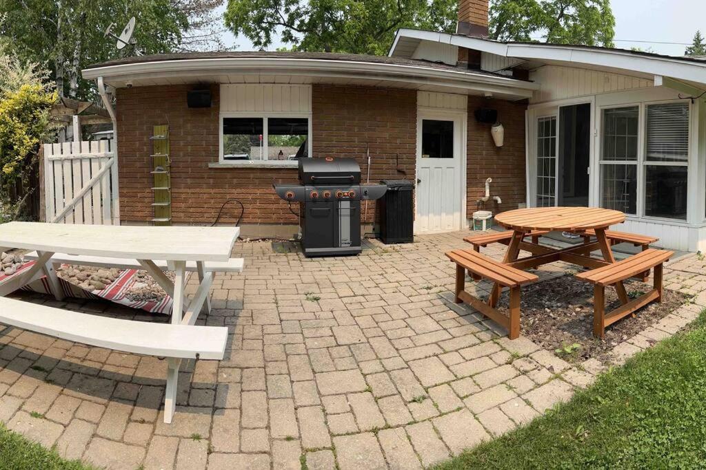 Cozie cottage at Niagara-On-The-Lake