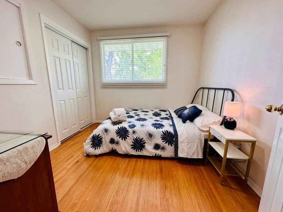 Cozie cottage at Niagara-On-The-Lake