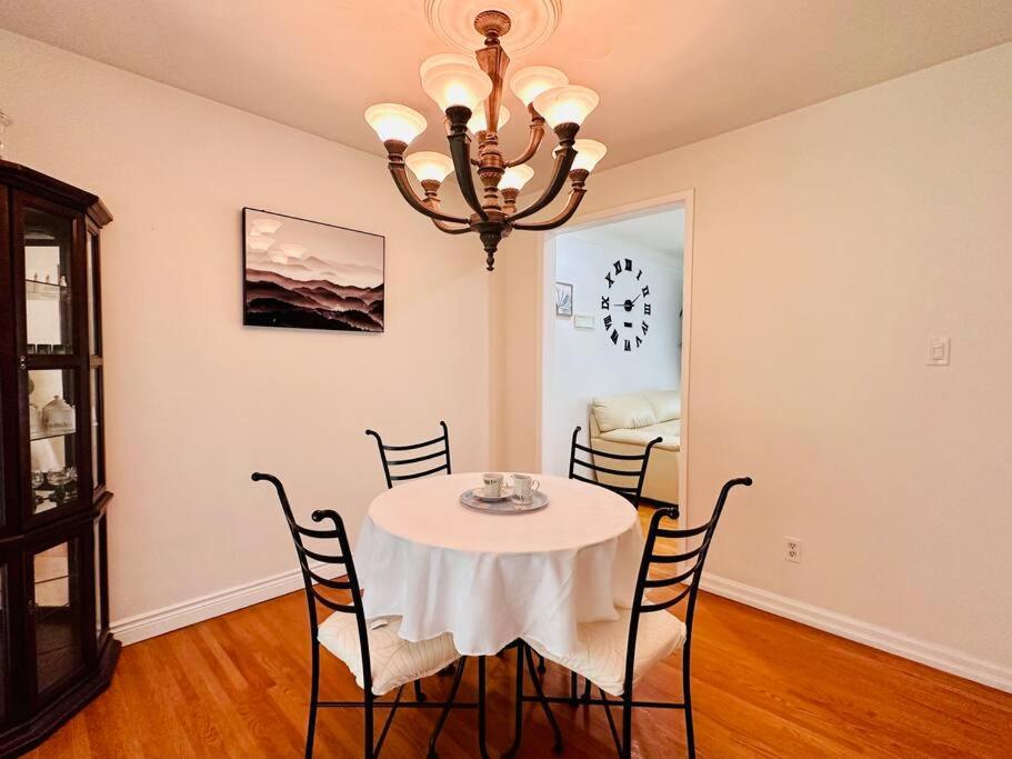 Cozie cottage at Niagara-On-The-Lake