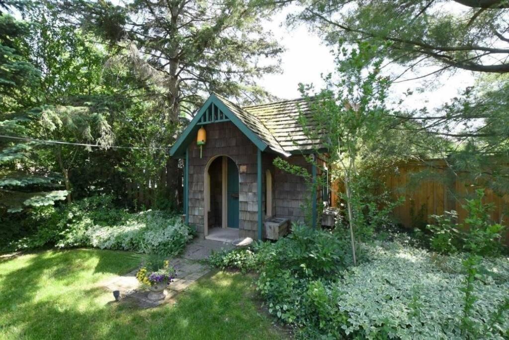 Cozie cottage at Niagara-On-The-Lake