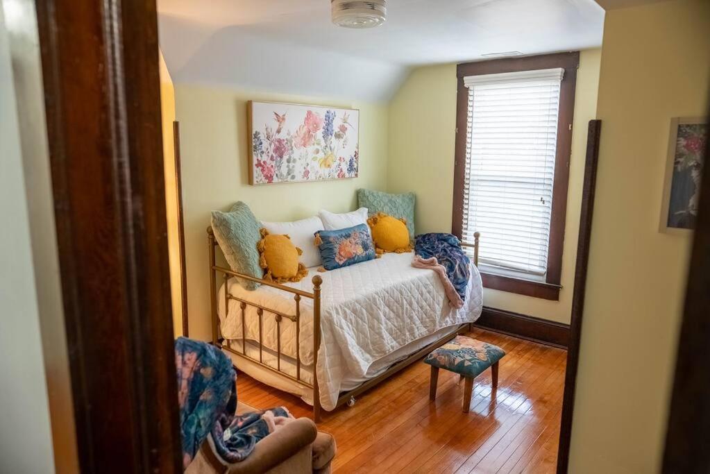 The Victorian Inn- New Listing! view 3
