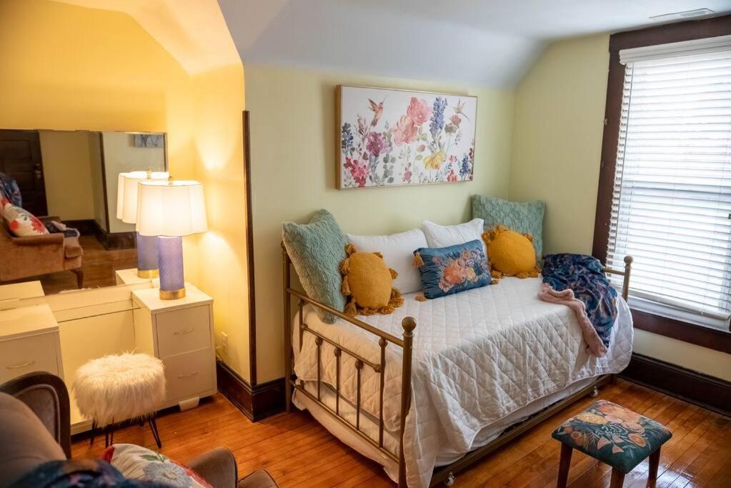 The Victorian Inn- New Listing! view 5