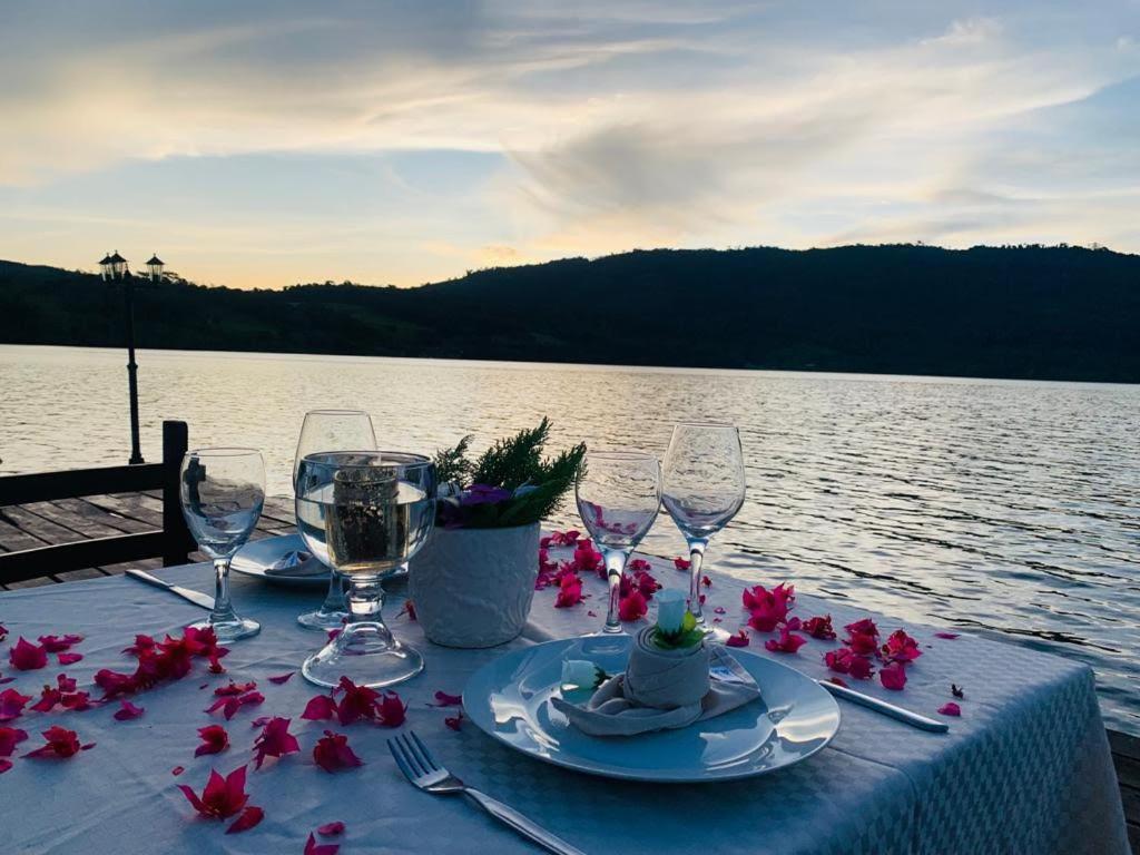 Sauce Lodge - Laguna Azul