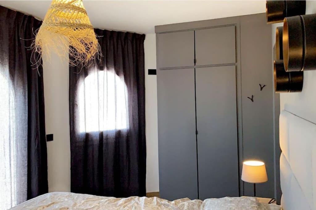 Casa Serenity au canal avec piscine et amarre