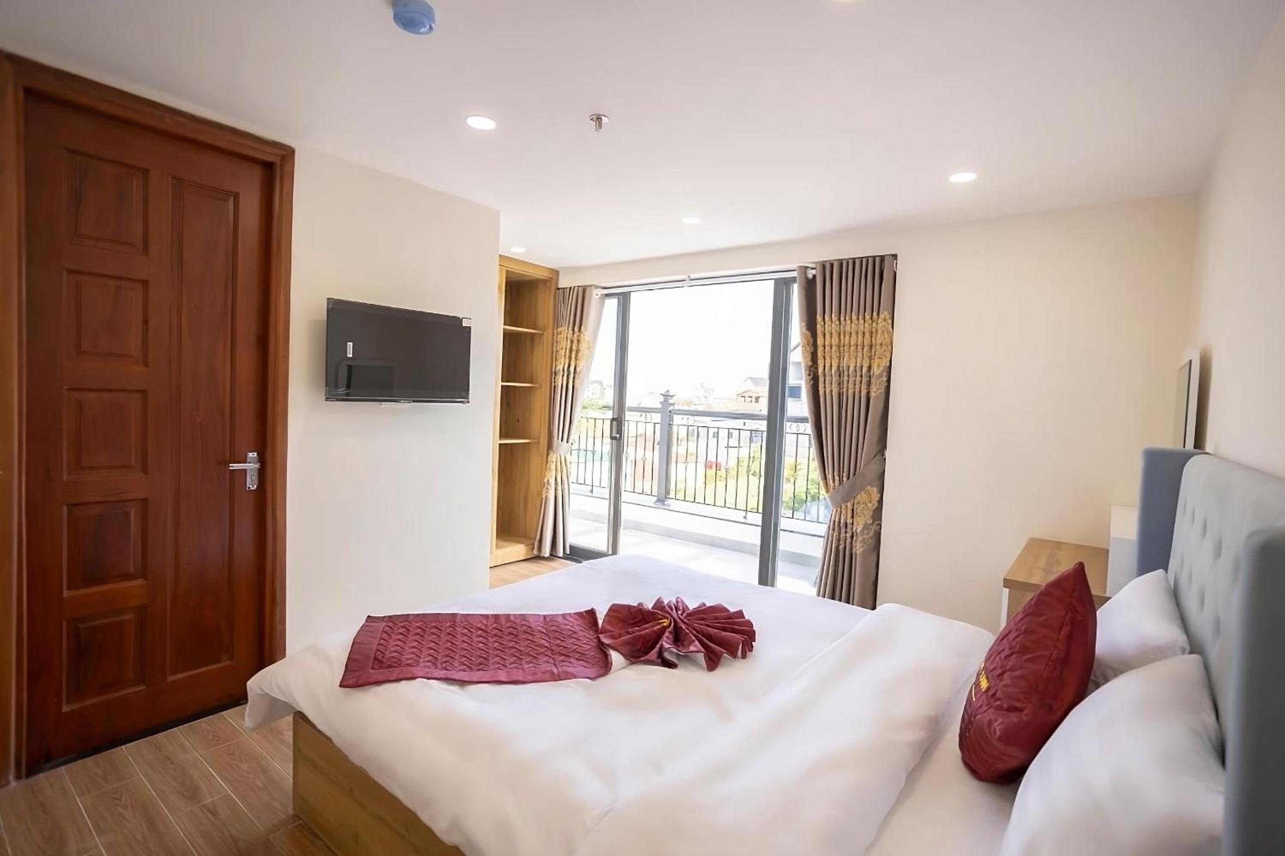 Thung Lũng Xanh TQK Hotel