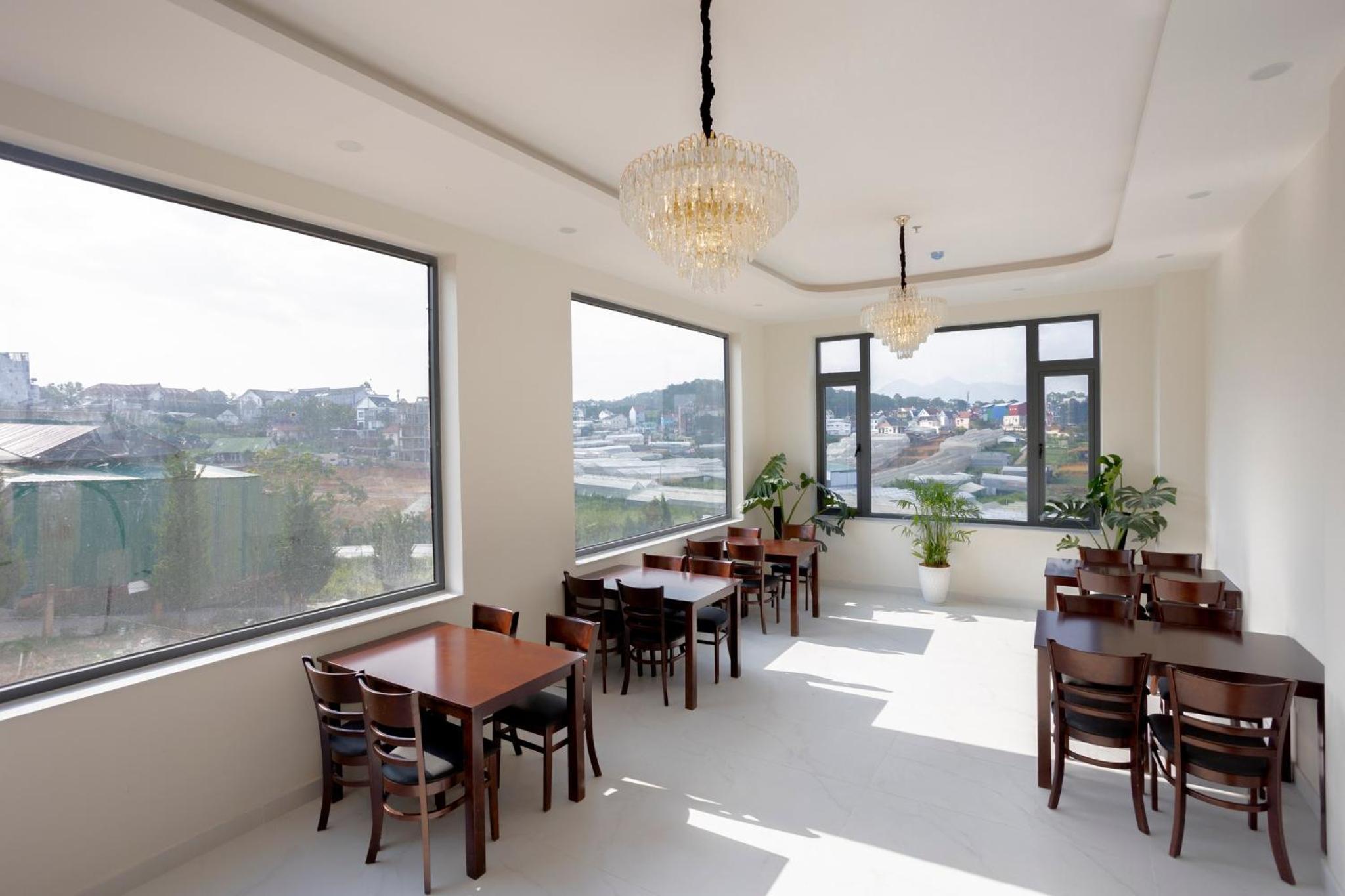Thung Lũng Xanh TQK Hotel