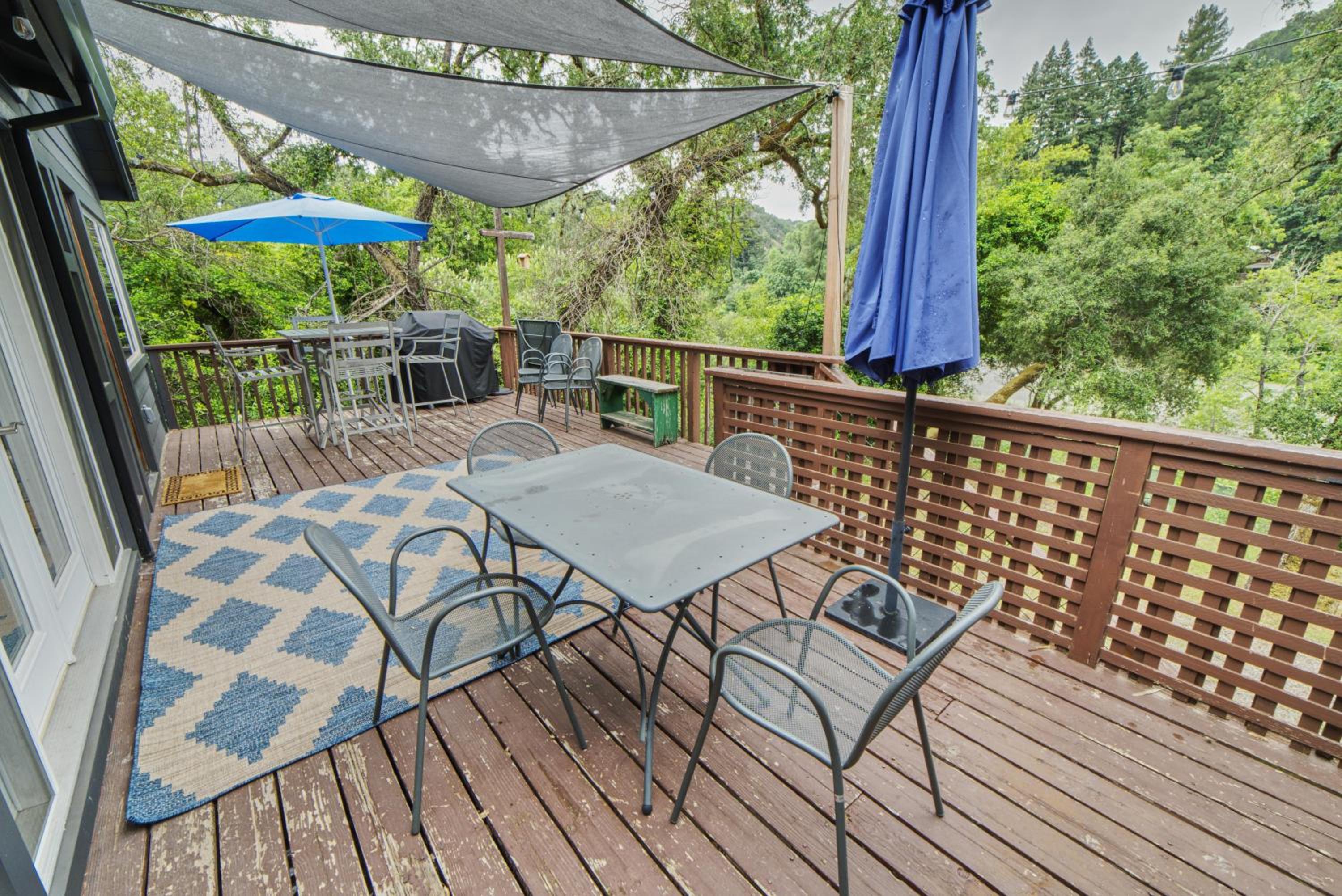 Riverfront Getaway With Wine Tastings Included