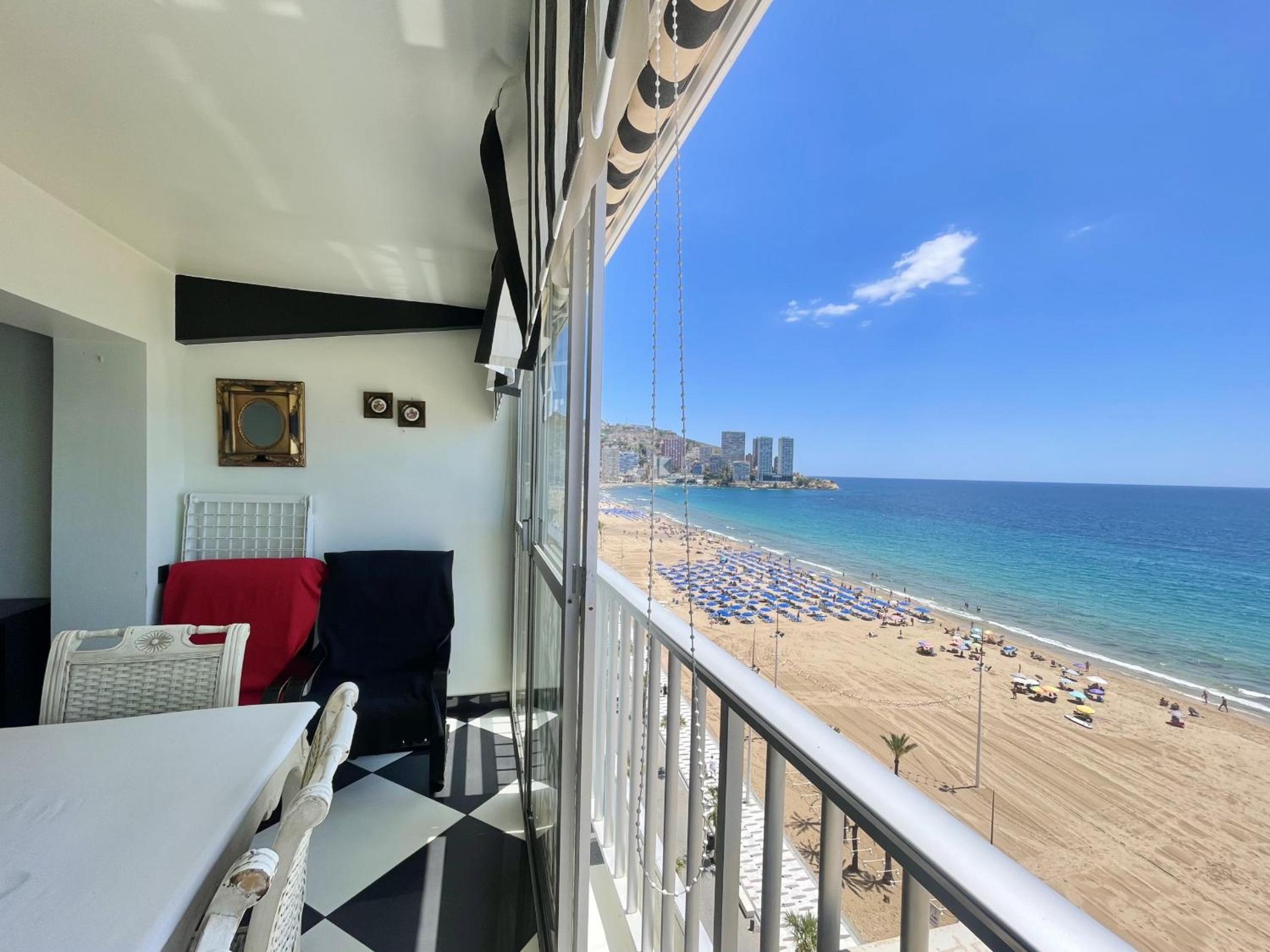 Tor Maraya Seafront Levante Beach