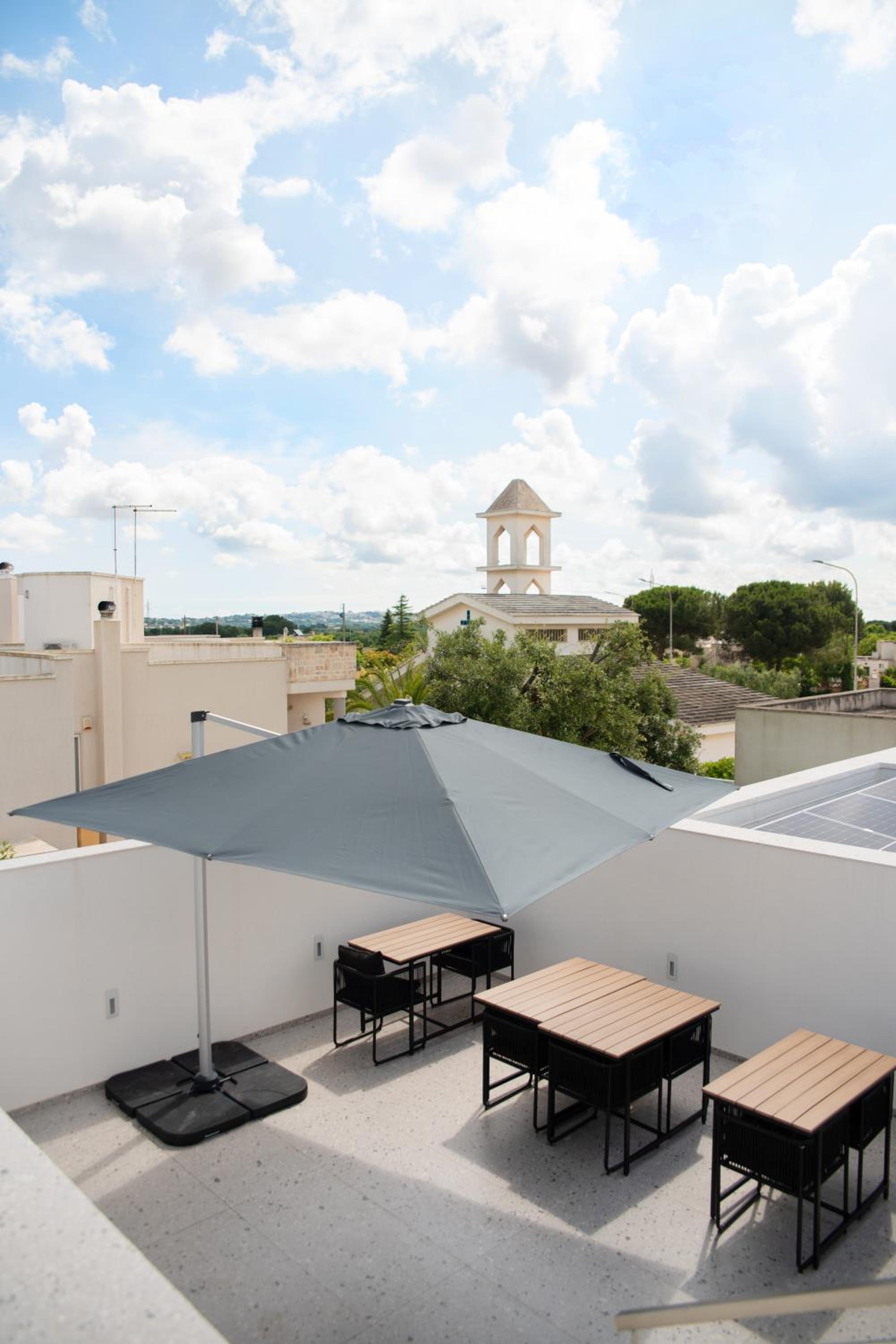 Lisetta Gardens Boutique & Suites view 3