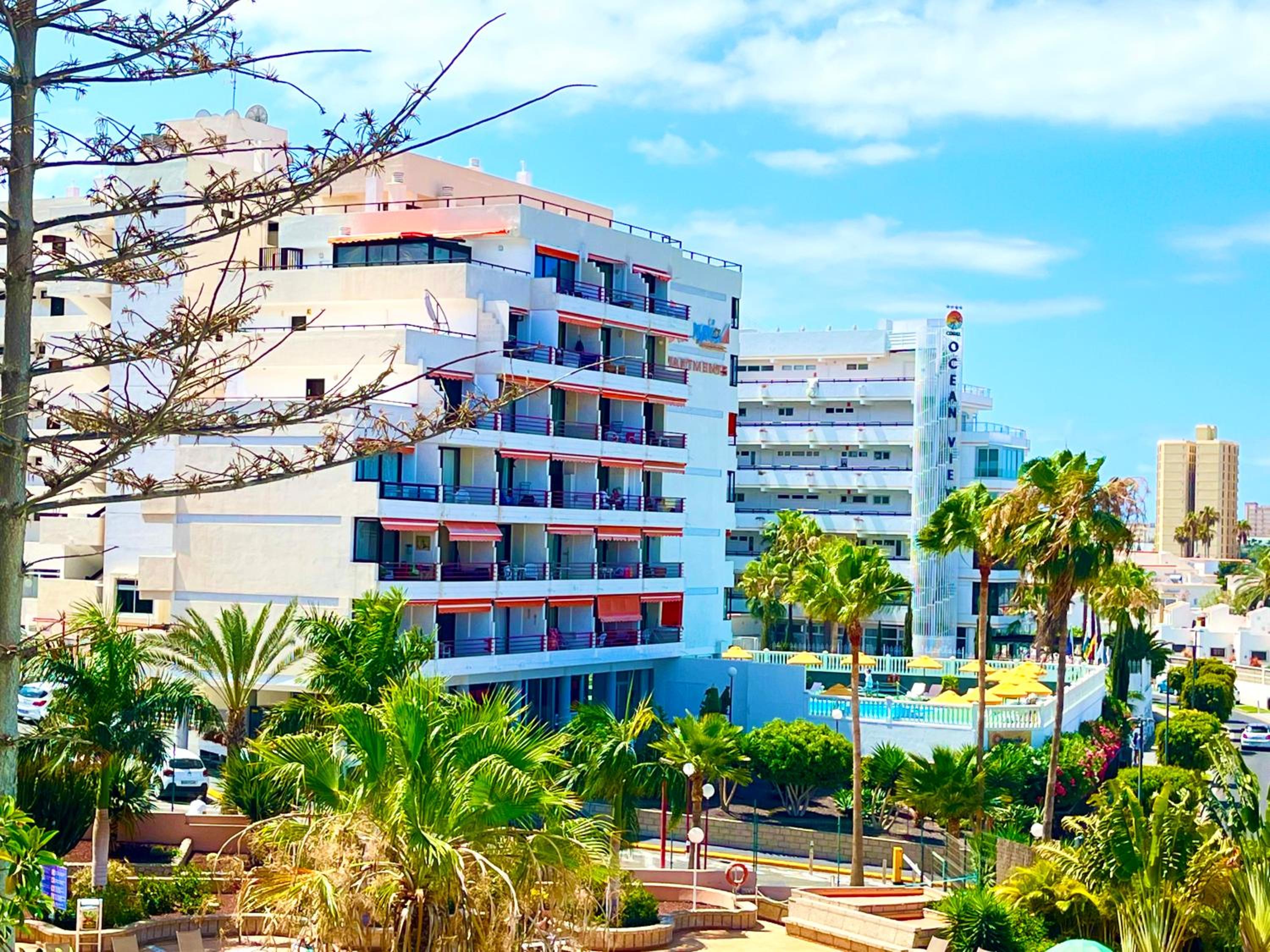 Hotel Miss Flora Olympia - Image 1