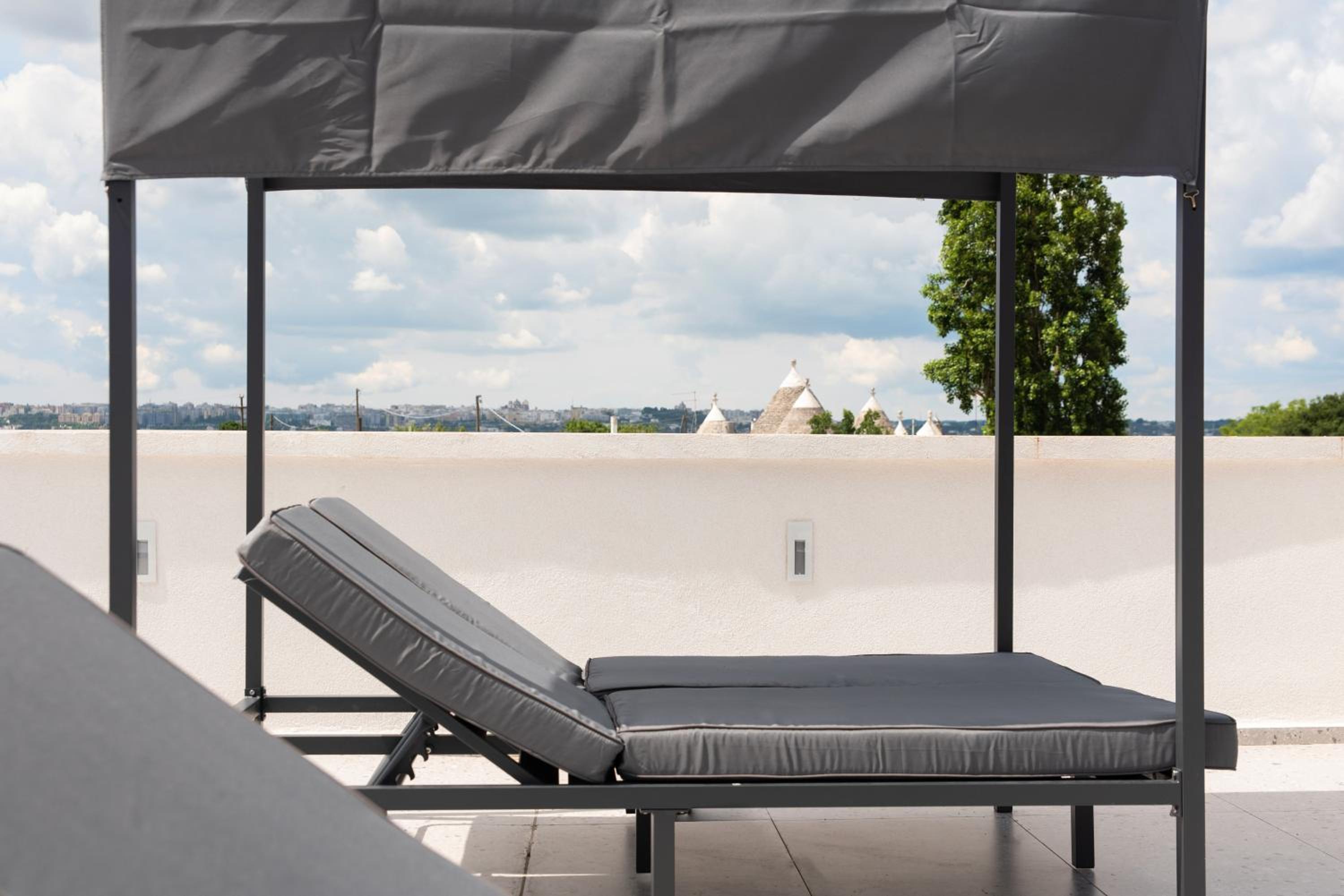 Lisetta Gardens Boutique & Suites view 2