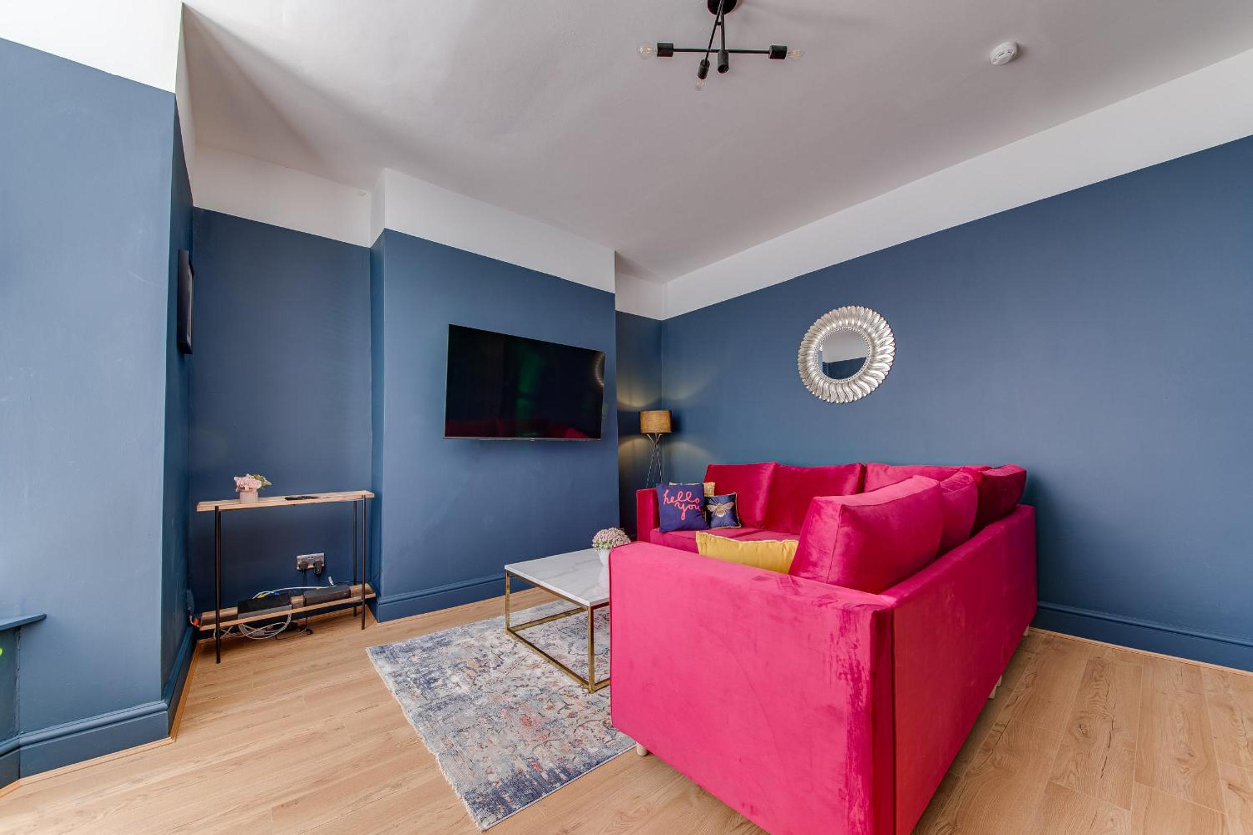 Air Host & Stay - Rockfield Lodge - Nxt to Anfield view 2