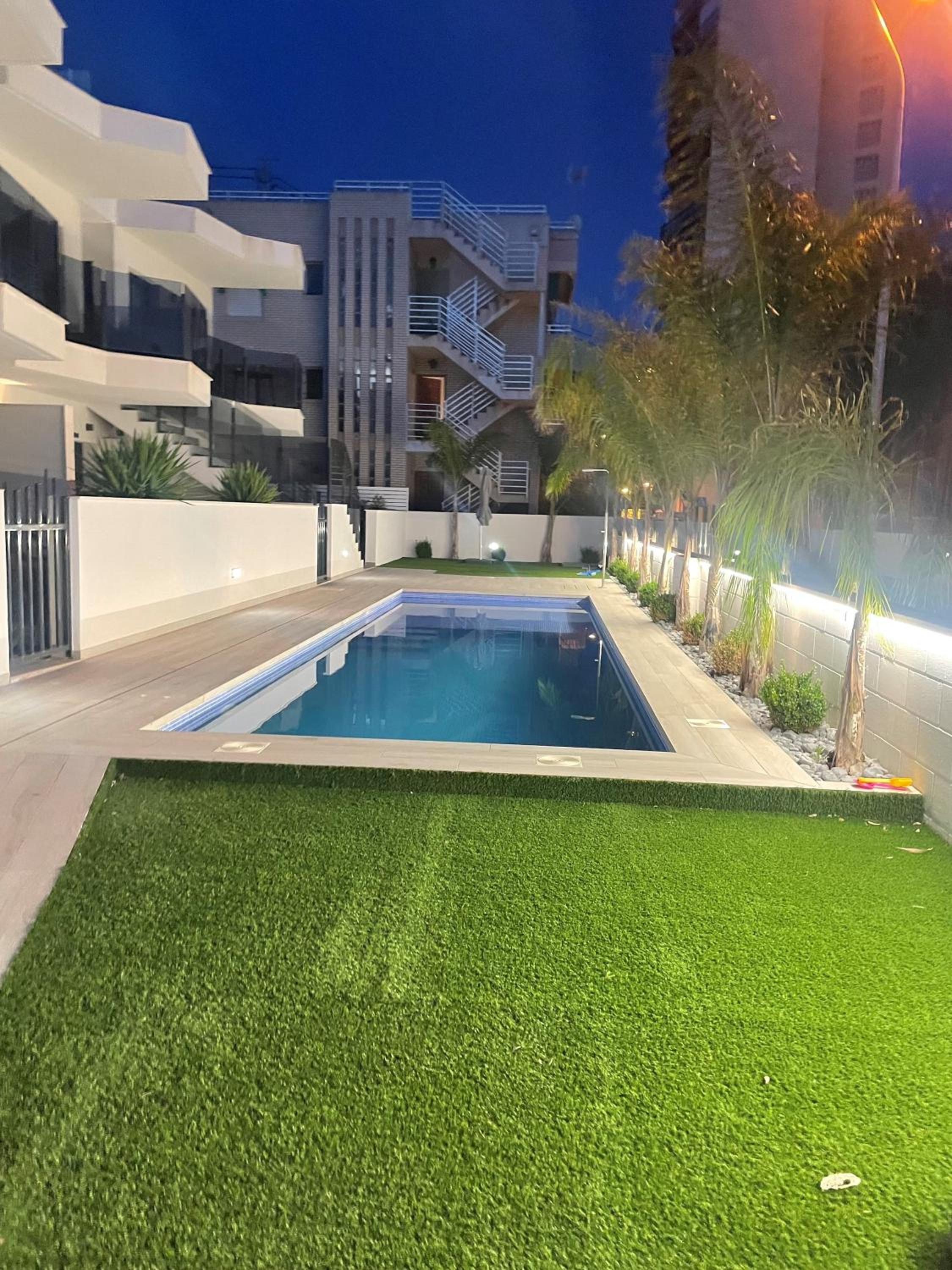 Frontsea Beach bungalow with swiming pool and long terrace
