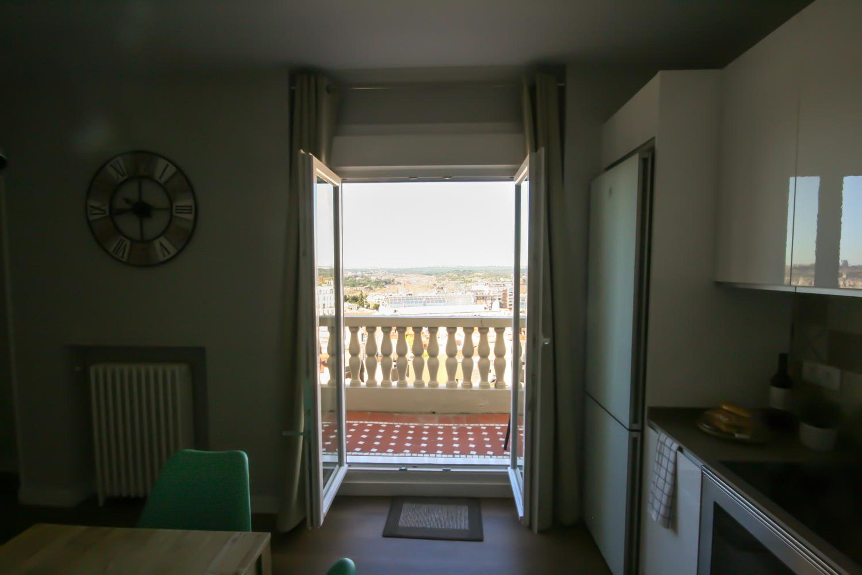 Apartamento con Terraza al Palacio Real photo 4