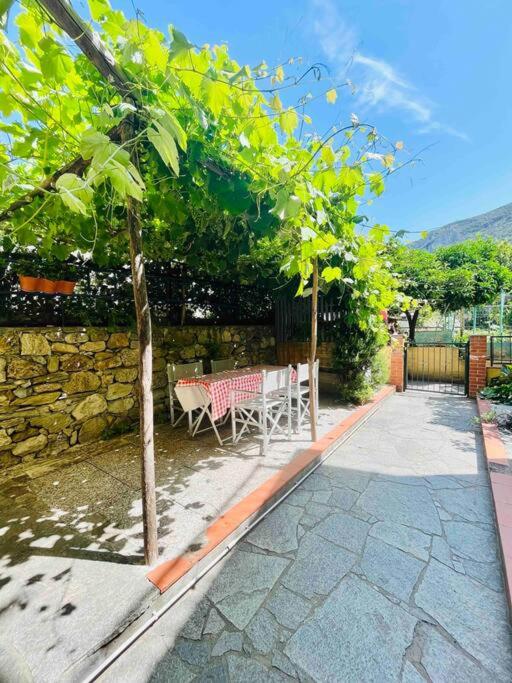 Bright Finalborgo Apartment view 4