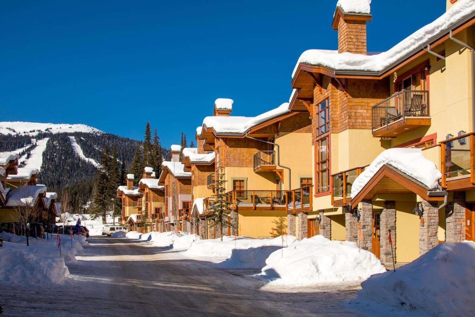 Sun Peaks Vacations - Trails Edge 17 By Bear Country - Property Image 8